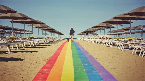 lido di classe gay|Spiagge gay Riviera Romagnola